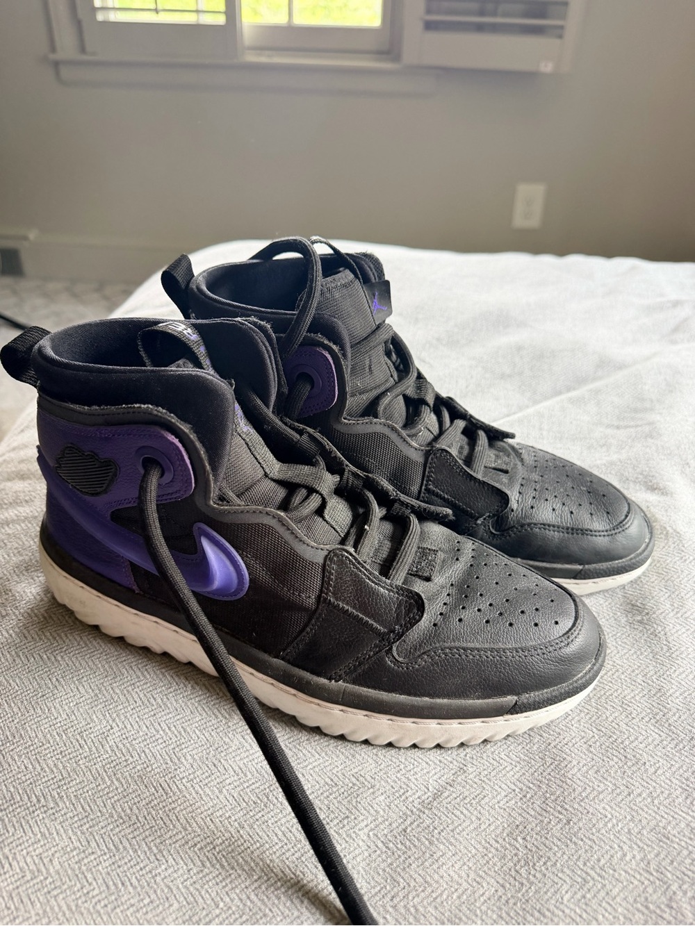 Air Jordan 1 High React Black Court Purple Men’s Size 10.5